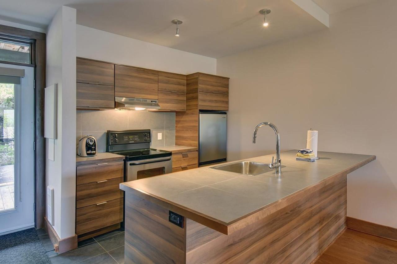Quiet Condo On Ground Floor Steps To The Lake Lac-Superieur Exterior foto